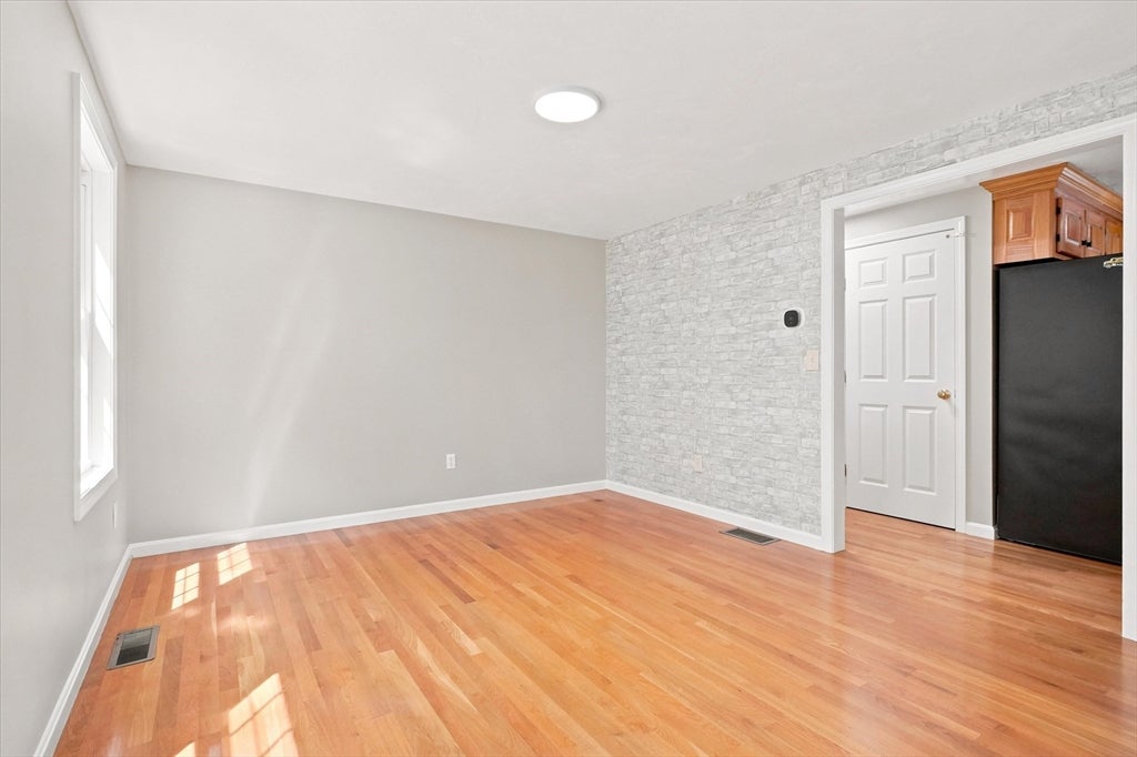 1725 Shirley Rd, Lancaster, MA Photo #10