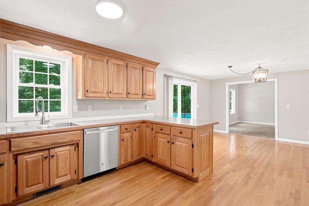 1725 Shirley Rd, Lancaster, MA Photo #6