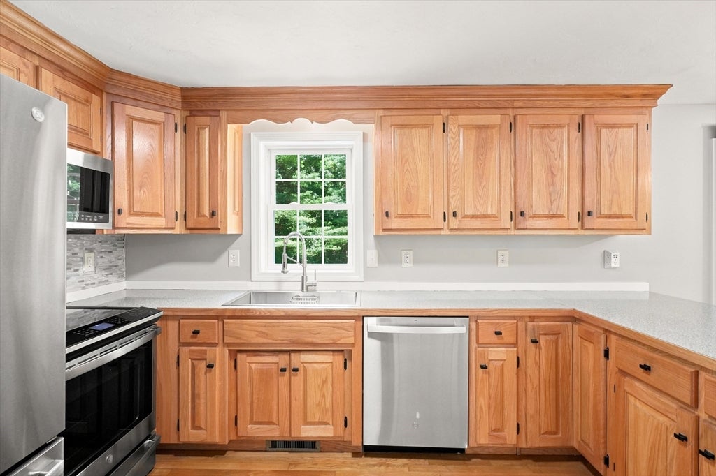 1725 Shirley Rd, Lancaster, MA Photo #4