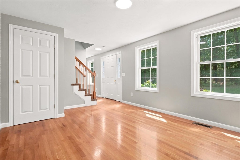 1725 Shirley Rd, Lancaster, MA Photo #11