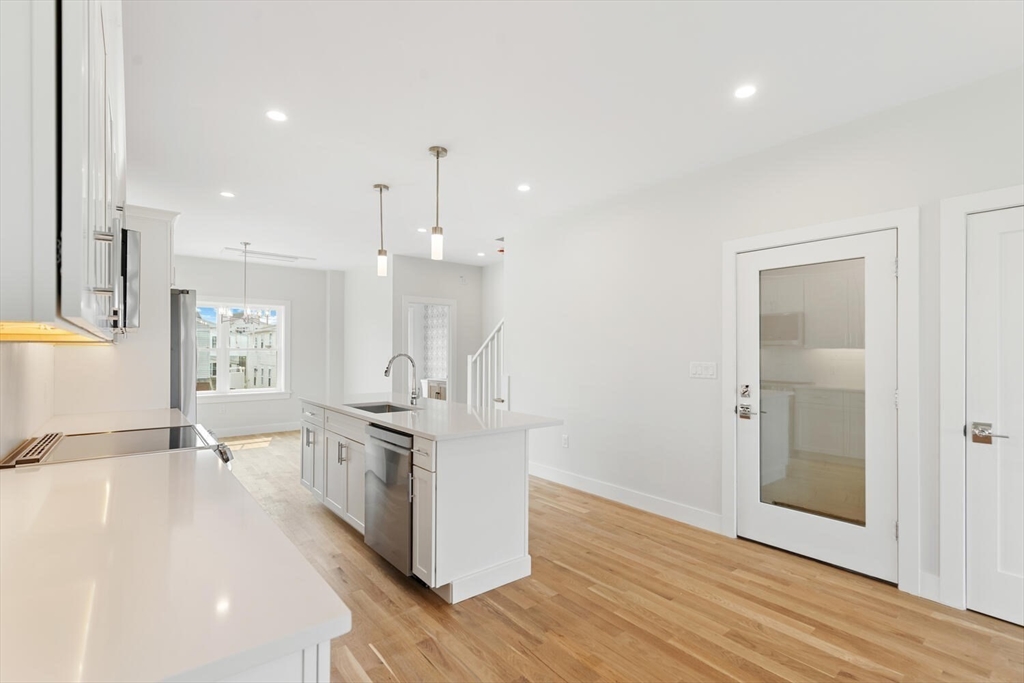 77 N End Blvd 2