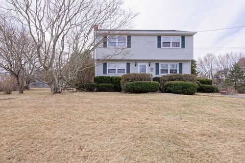 415 Dailey Dr Franklin MA 02038