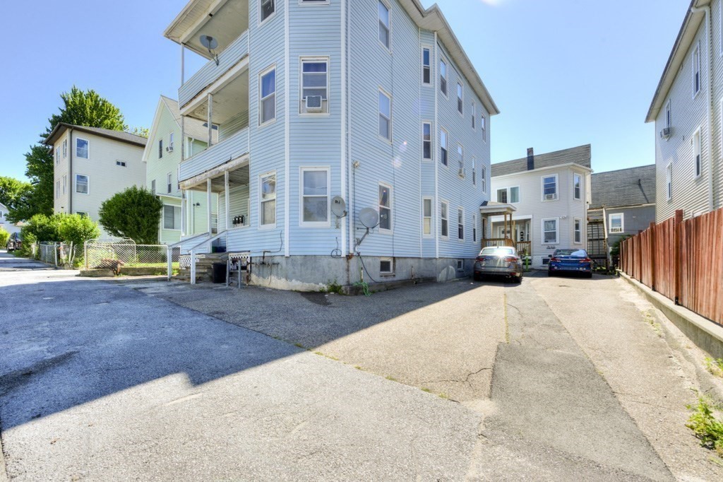 71 Esther St