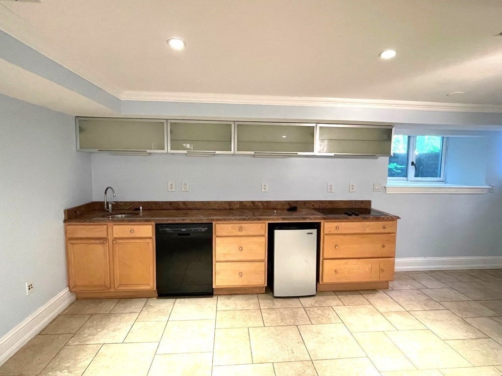 36 Sunhill Ln, Newton, MA Photo #6