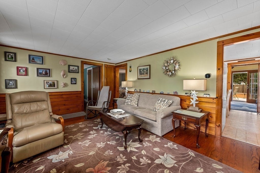 16 Lawrence Rd