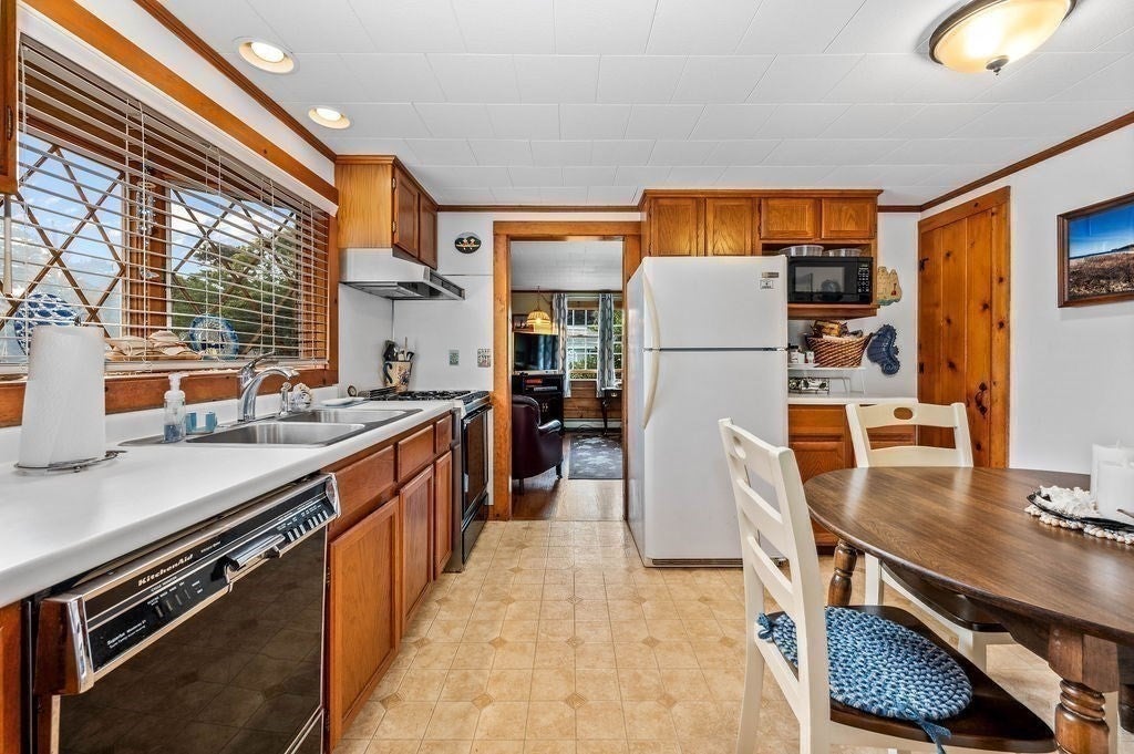 16 Lawrence Rd, Dennis, MA, 16 Lawrence Rd, Dennis, MA Photo #15