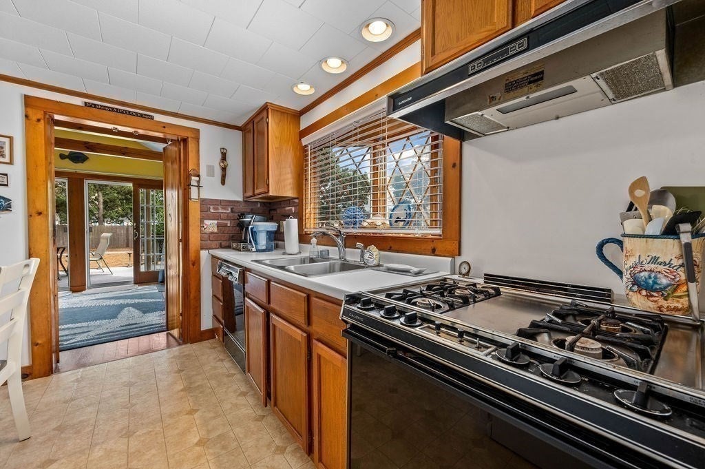 16 Lawrence Rd, Dennis, MA, 16 Lawrence Rd, Dennis, MA Photo #12