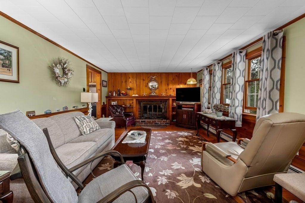 16 Lawrence Rd
