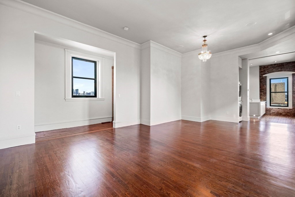 366 W Broadway 5
