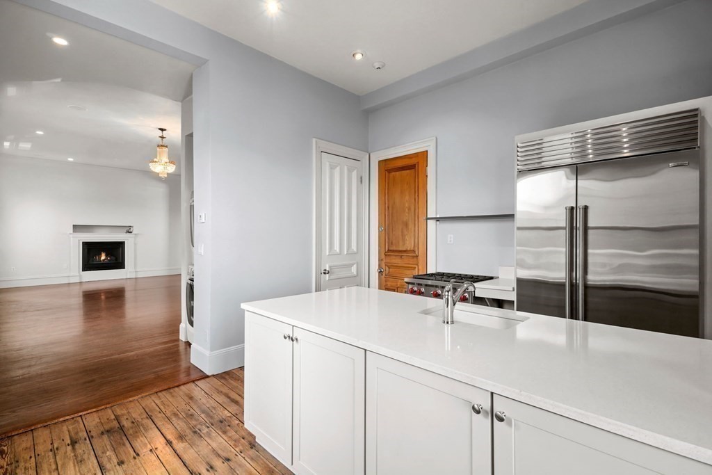 366 W Broadway 5
