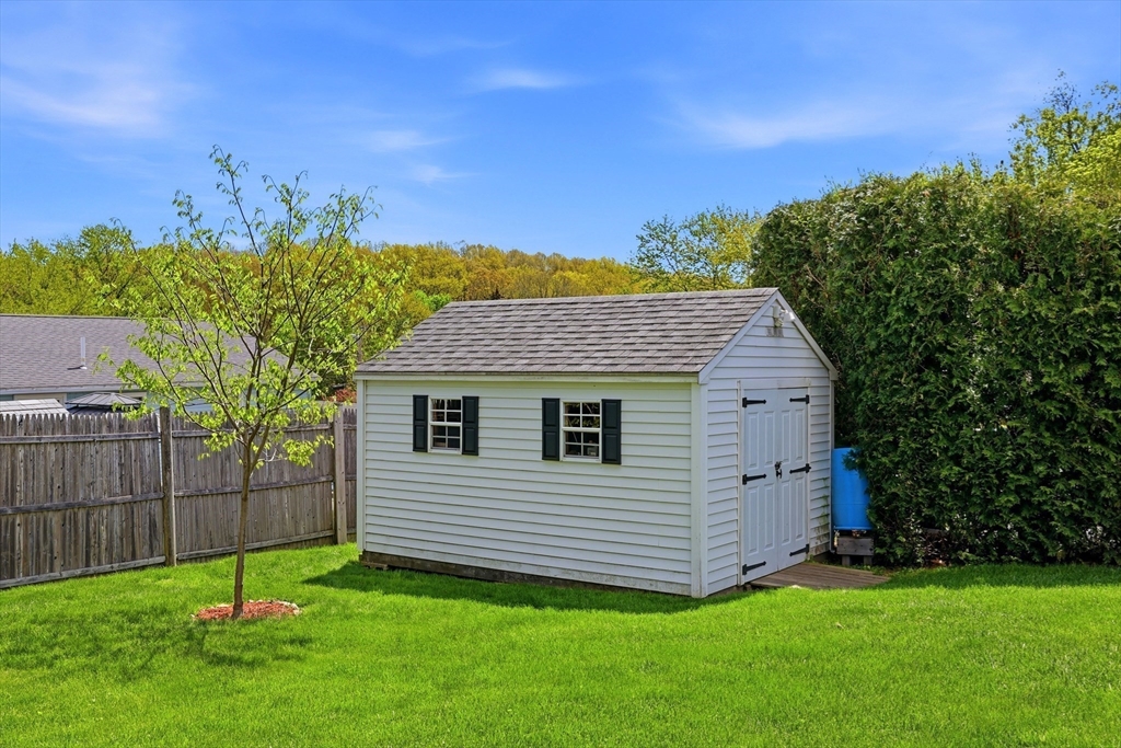 24 Dell Ave, Worcester, MA Photo #31