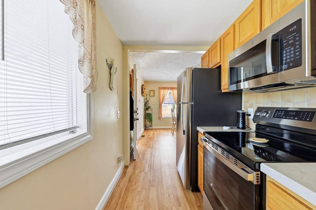 24 Dell Ave, Worcester, MA Photo #11