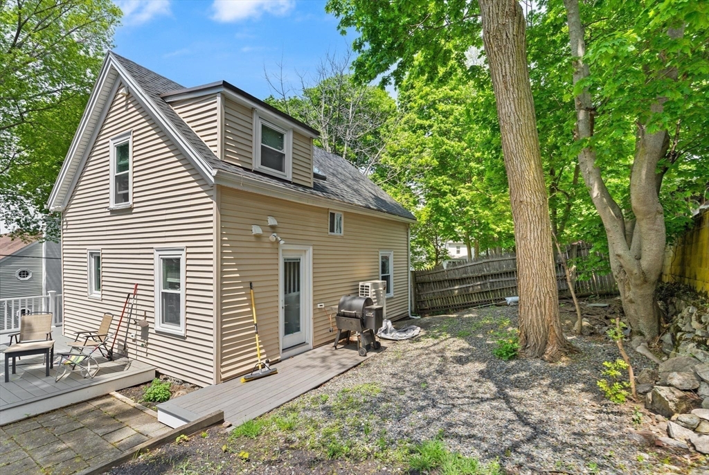 335 & 335R Cabot St