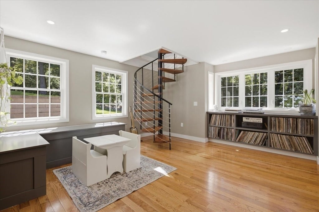7 Bridle Path