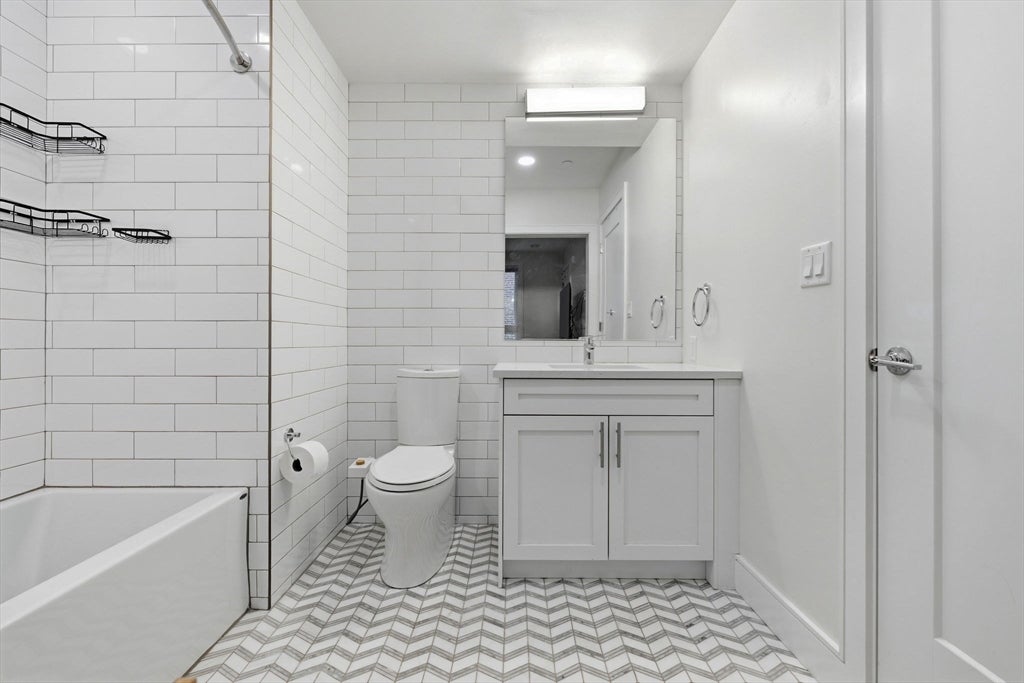 301 Border St #302, Boston, MA, 301 Border St #302, Boston, MA Photo #14