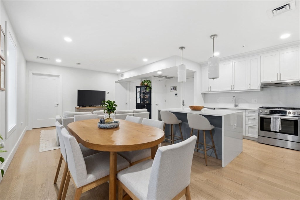 301 Border St #302, Boston, MA, 301 Border St #302, Boston, MA Photo #2