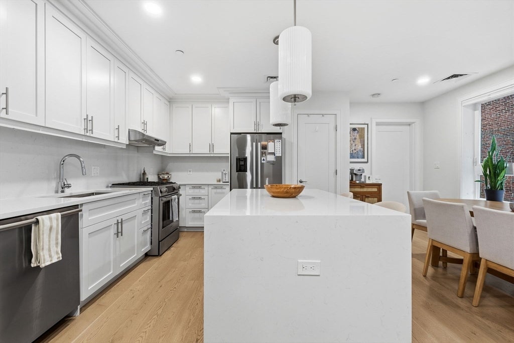 301 Border St #302, Boston, MA, 301 Border St #302, Boston, MA Photo #8