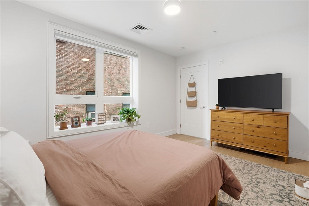 301 Border St #302, Boston, MA, 301 Border St #302, Boston, MA Photo #19