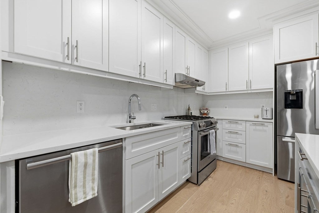 301 Border St #302, Boston, MA, 301 Border St #302, Boston, MA Photo #6