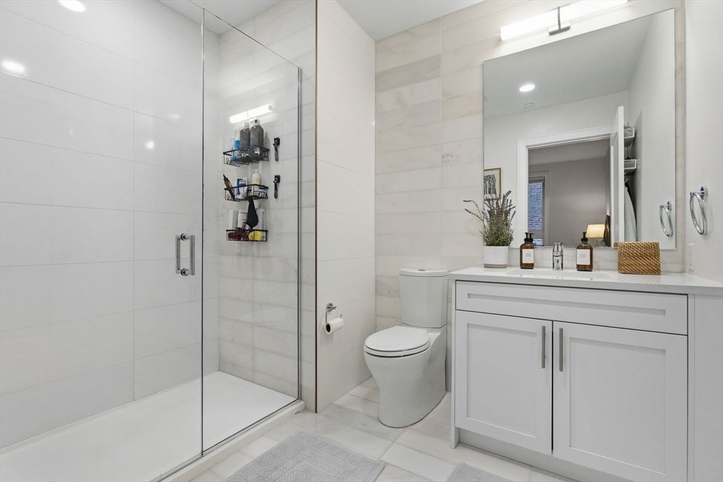 301 Border St #302, Boston, MA, 301 Border St #302, Boston, MA Photo #20