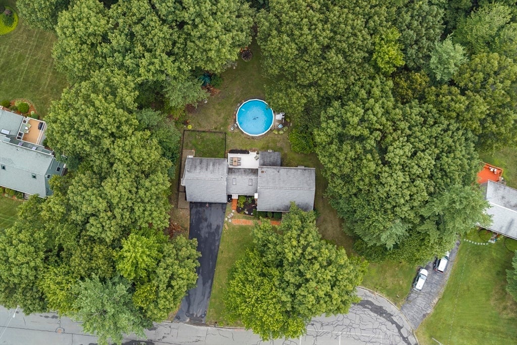 27 Redwood Dr