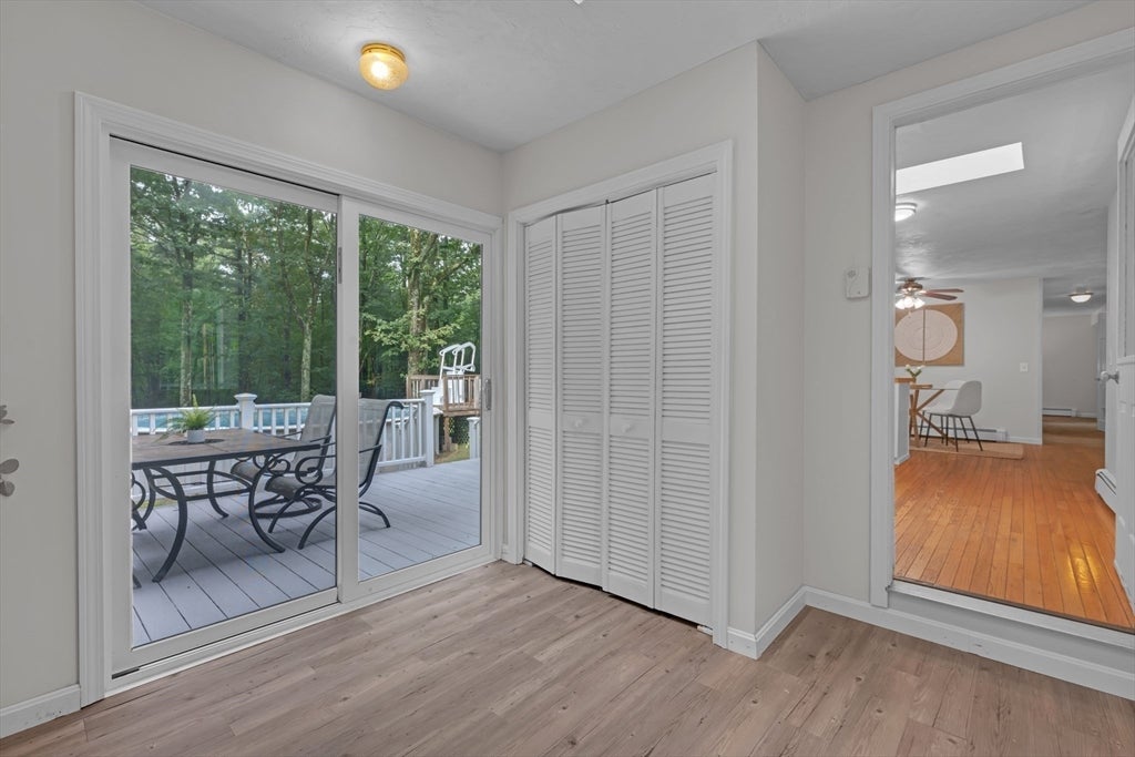 27 Redwood Dr