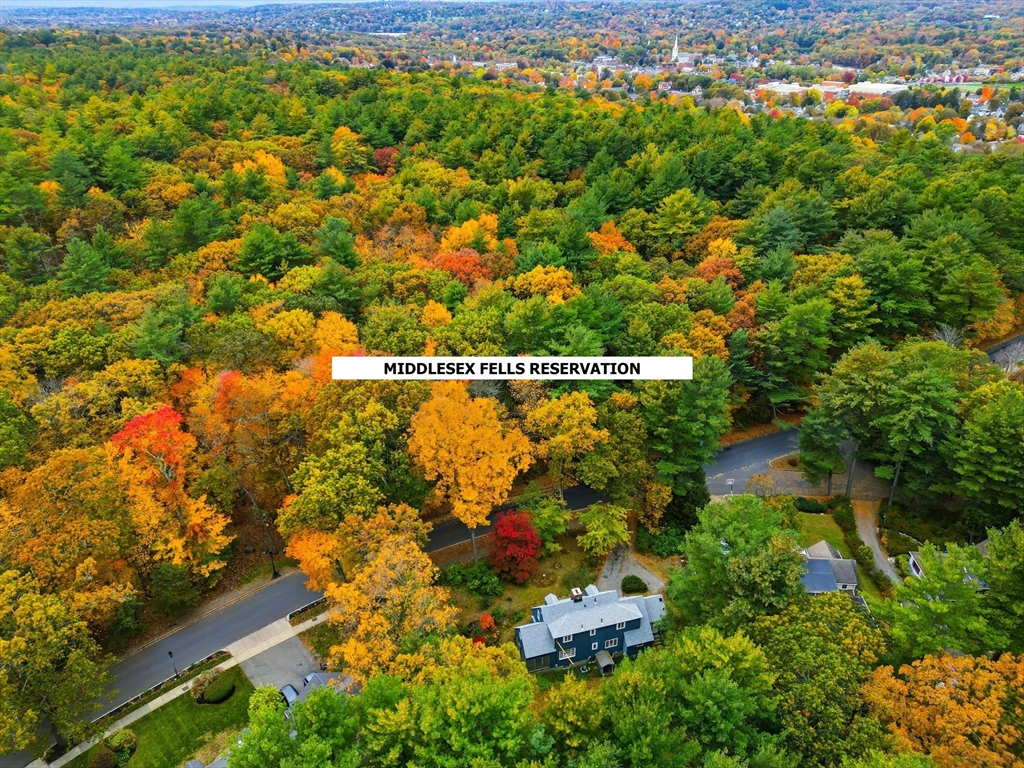 82 Hillcrest Parkway