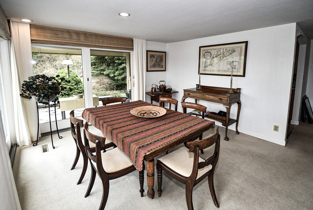 156 Lakeshore Road