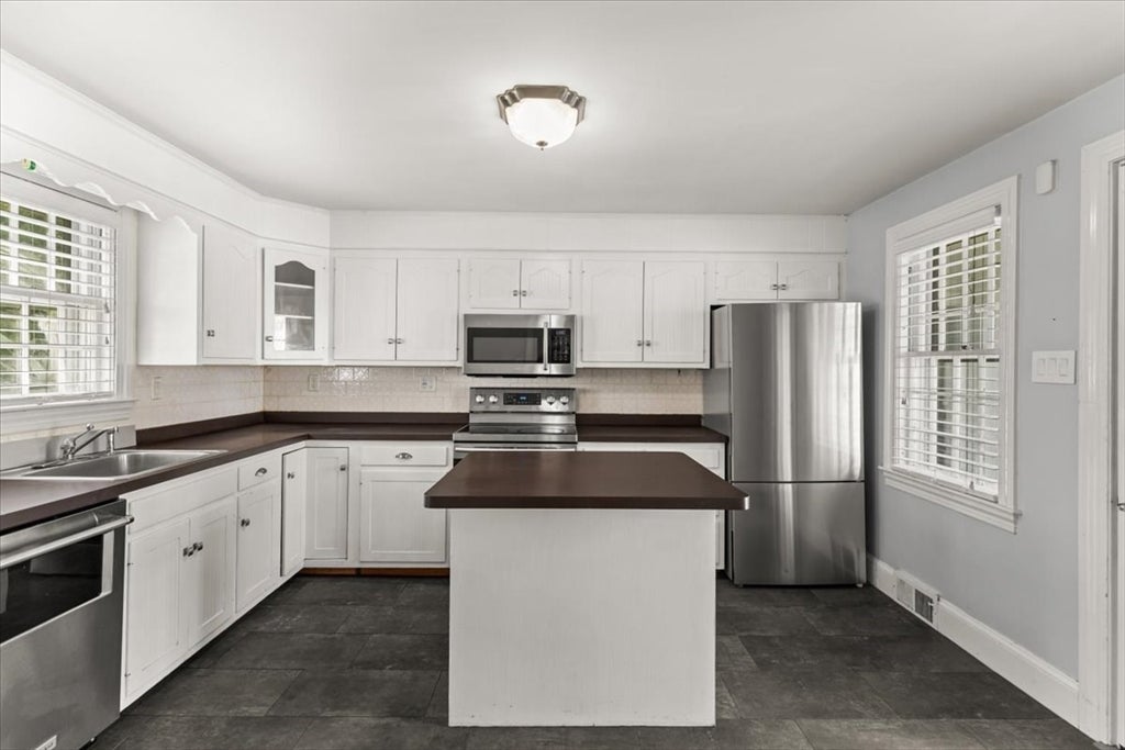 14 Whitehill St, Taunton, MA Photo #18