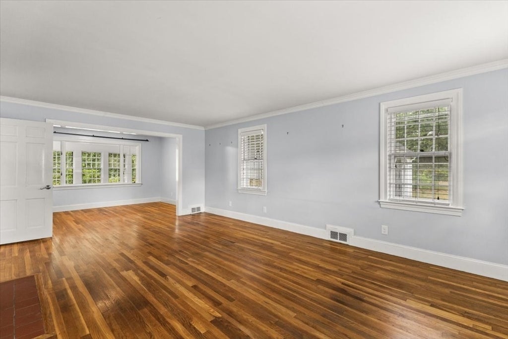 14 Whitehill St, Taunton, MA Photo #6