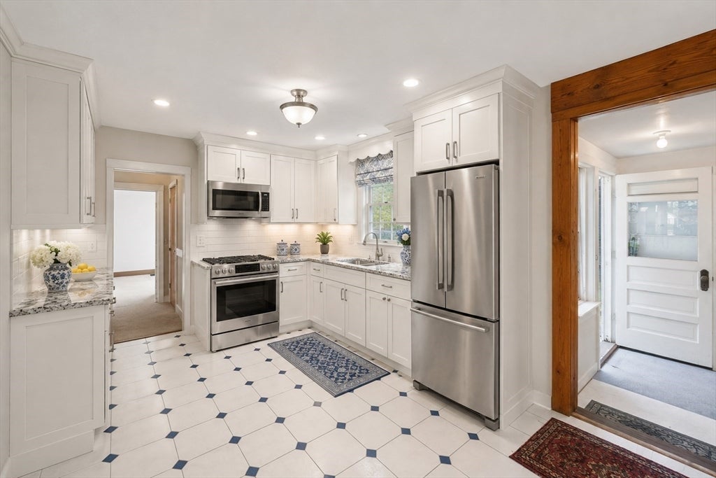 16 Alachua Rd, Weymouth, MA Photo #3