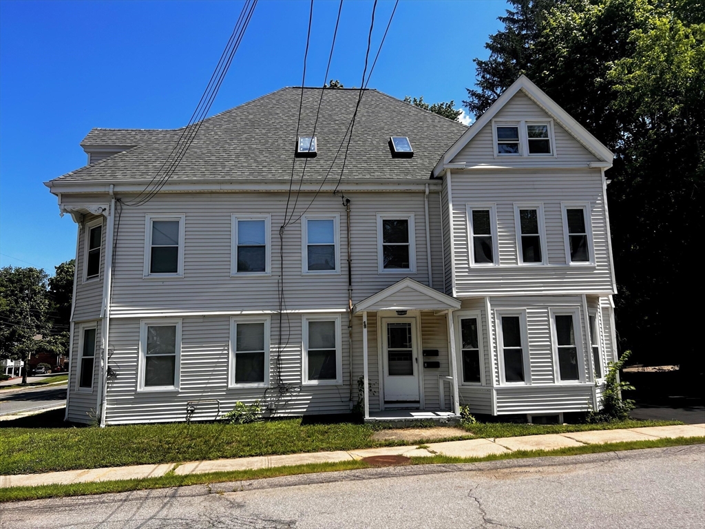 Click for 1 Madison St #B, Amesbury, MA slideshow Click for 1 Madison St #B, Amesbury, MA slideshow