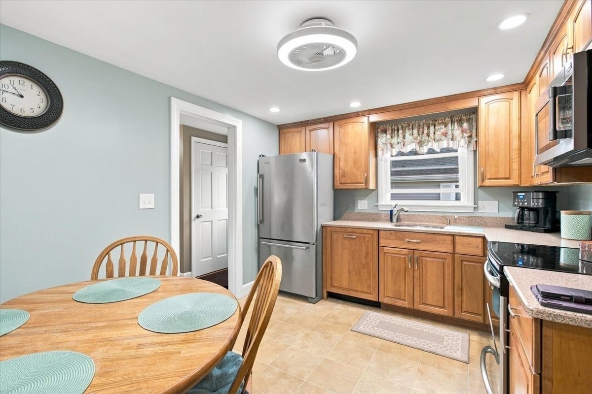 29 Garfield Ave, Beverly, MA, 29 Garfield Ave, Beverly, MA Photo #11