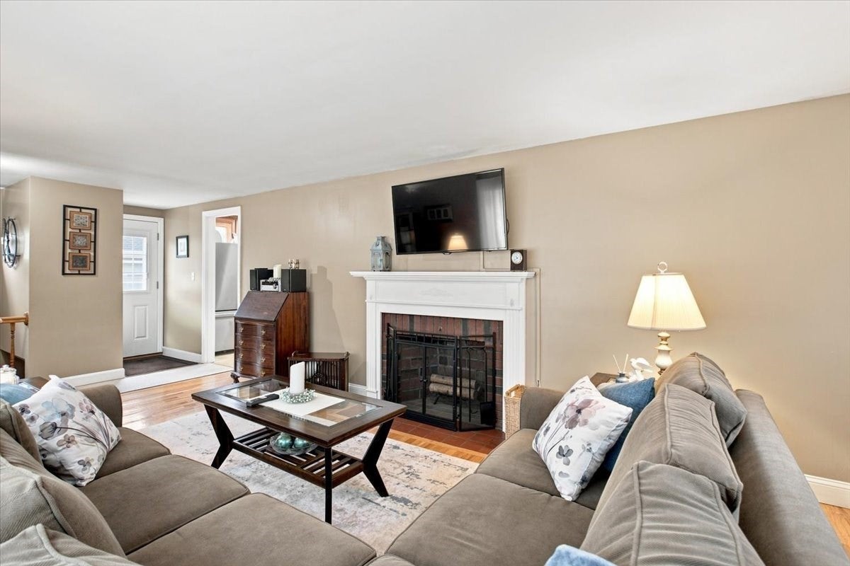 29 Garfield Ave, Beverly, MA, 29 Garfield Ave, Beverly, MA Photo #6