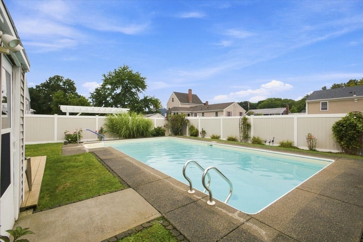 29 Garfield Ave, Beverly, MA, 29 Garfield Ave, Beverly, MA Photo #32