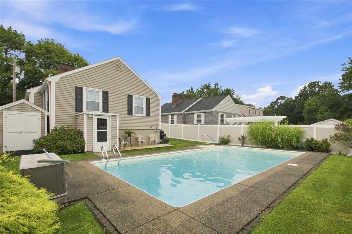 29 Garfield Ave, Beverly, MA, 29 Garfield Ave, Beverly, MA Photo #31