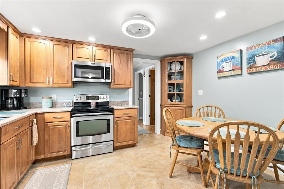 29 Garfield Ave, Beverly, MA, 29 Garfield Ave, Beverly, MA Photo #9