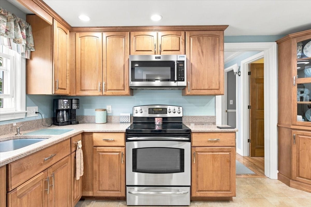 29 Garfield Ave, Beverly, MA, 29 Garfield Ave, Beverly, MA Photo #10
