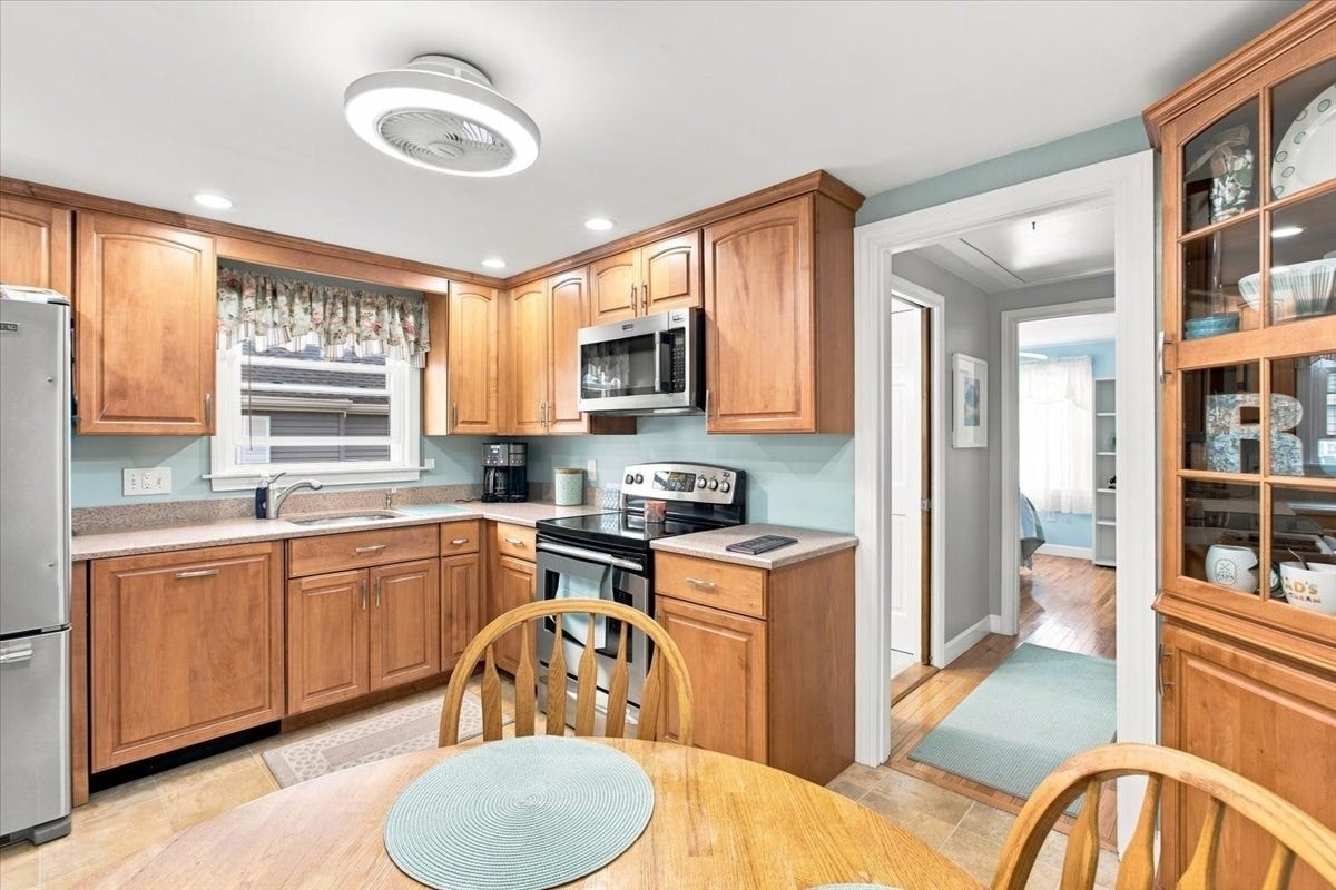 29 Garfield Ave, Beverly, MA, 29 Garfield Ave, Beverly, MA Photo #13