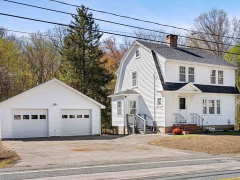 15 Middle Rd Amesbury MA 01913