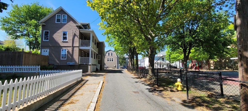10 Pratt St #1, Salem, MA Photo #3