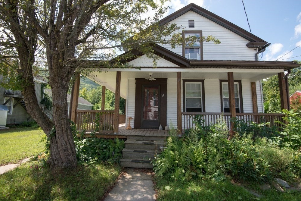 11 Maple St, Chester, MA Photo #34