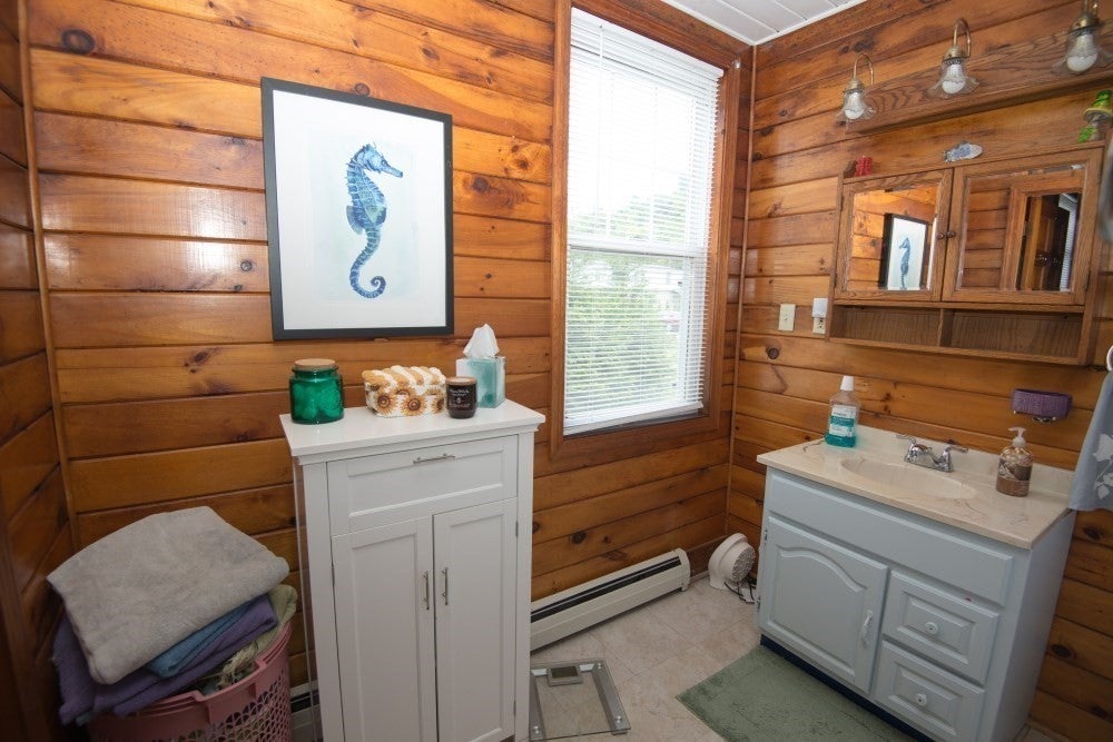 11 Maple St, Chester, MA Photo #26