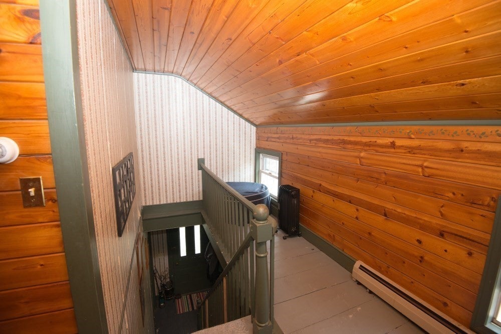 11 Maple St, Chester, MA Photo #22