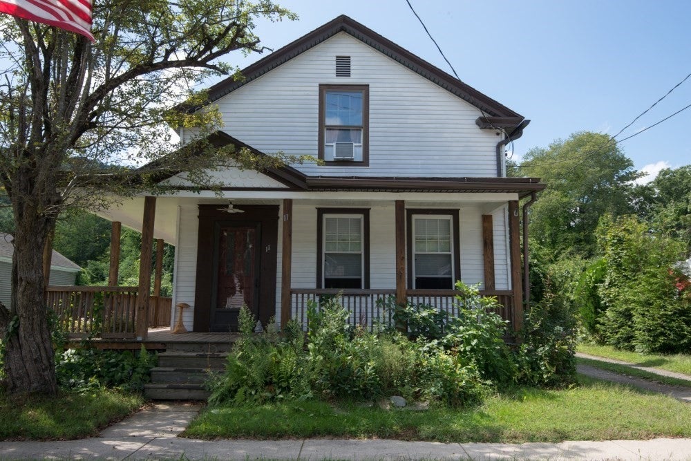 Photo of 11 Maple St, Chester, MA