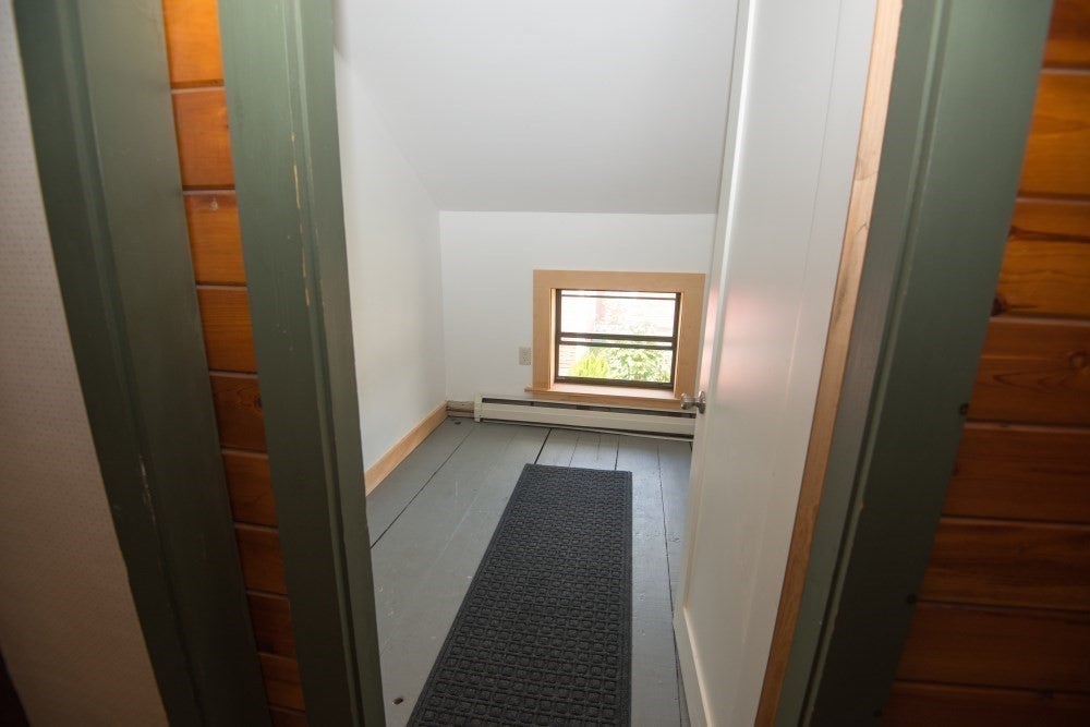 11 Maple St, Chester, MA Photo #23
