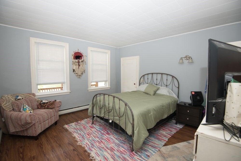 11 Maple St, Chester, MA Photo #12