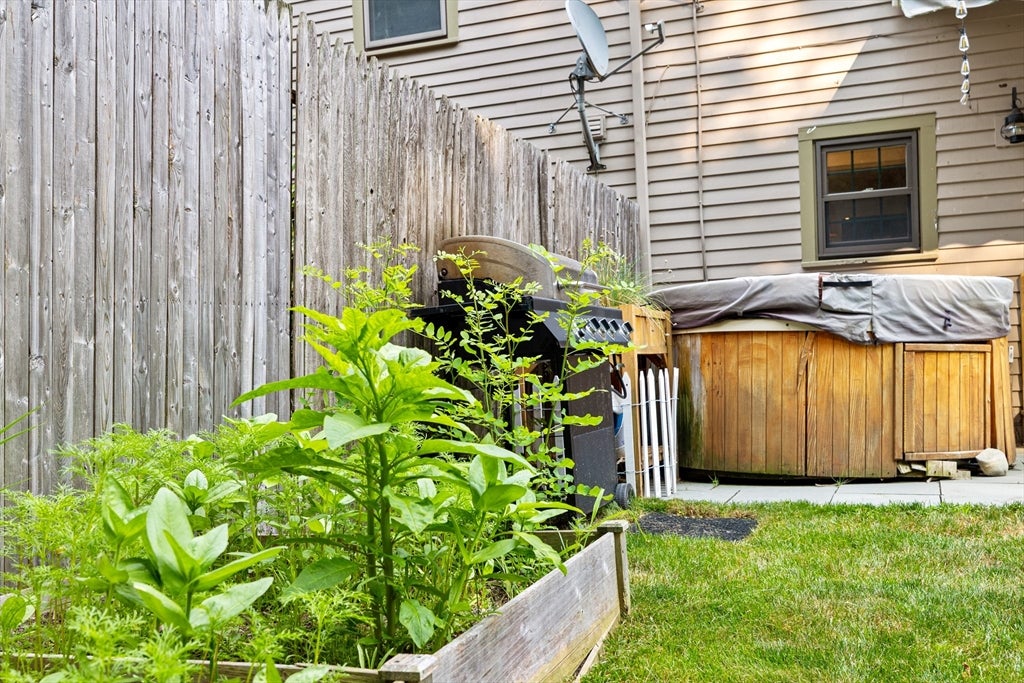 31 Merrimac St #31, Amesbury, MA, 31 Merrimac St #31, Amesbury, MA Photo #26