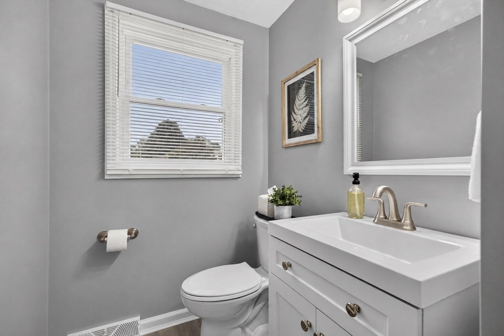 3 Nealley St, Billerica, MA, 3 Nealley St, Billerica, MA Photo #12