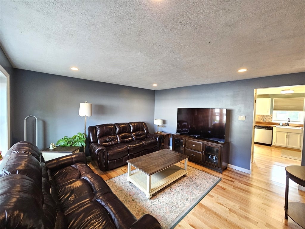 154 Bear Hill Rd #1203, Cumberland, RI, 154 Bear Hill Rd #1203, Cumberland, RI Photo #2